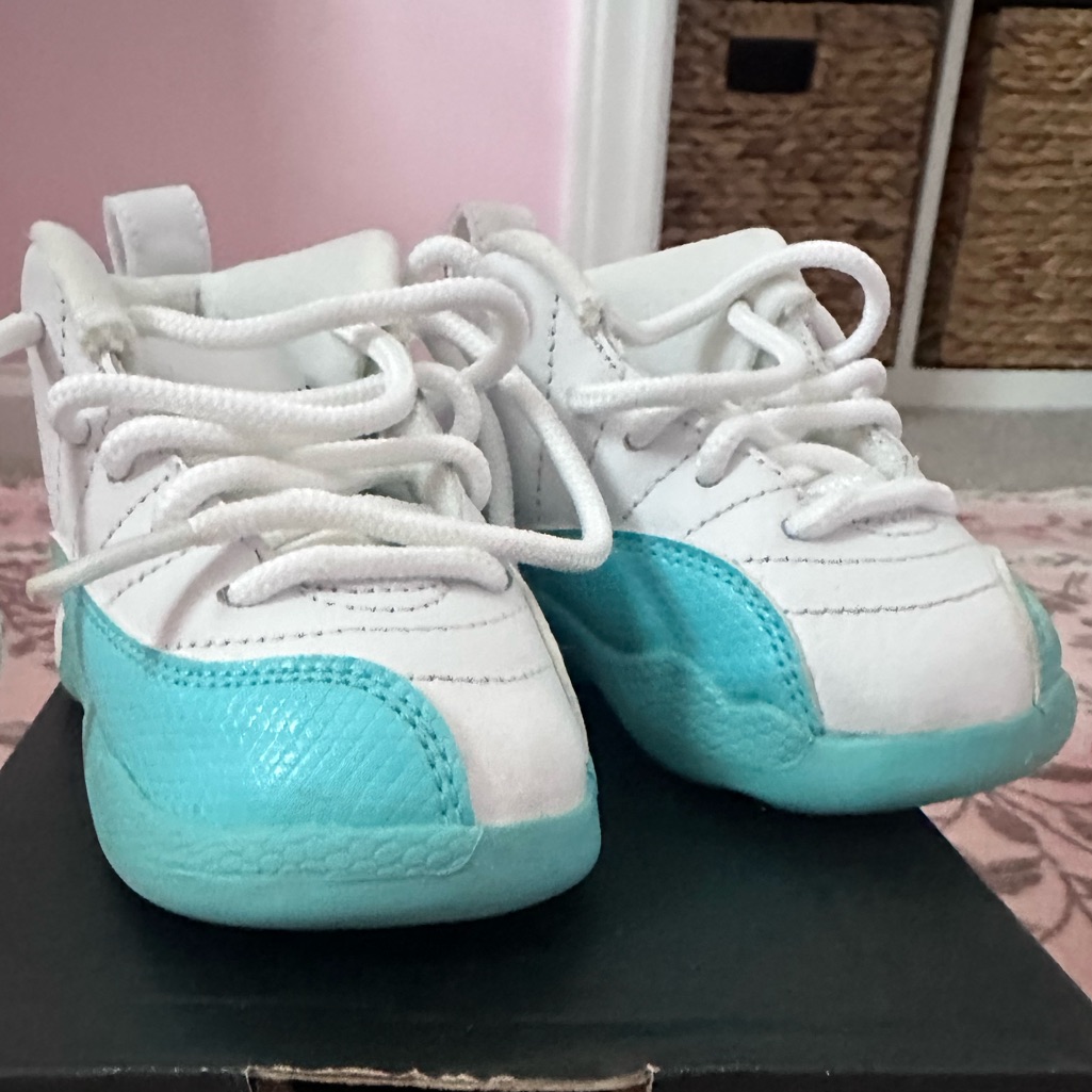 Retro 12s Size 4c In Aqua And White